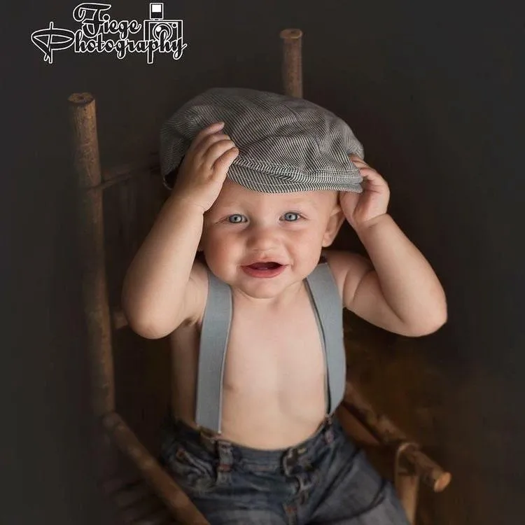 Gray Bow Tie & Light Gray Suspenders Set