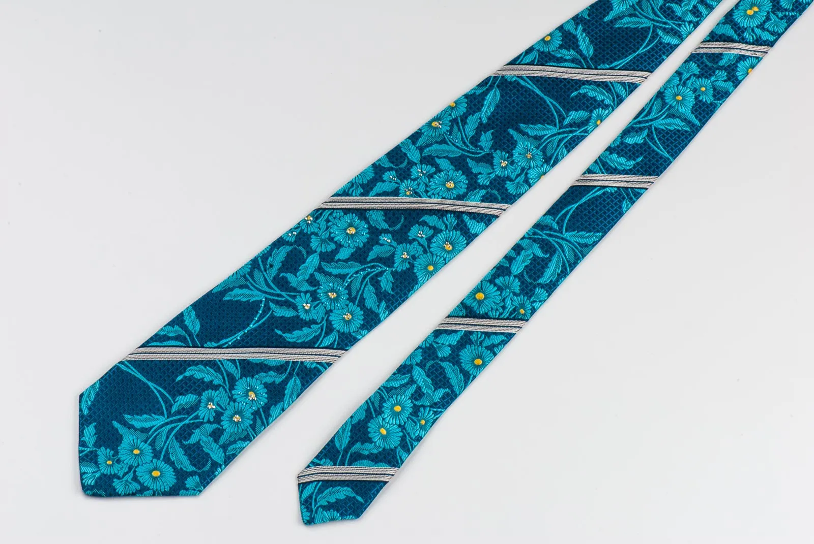 Rogers Dail Rhinestone Silk Necktie Blue Floral Design Silver Stripes 3 1/2 Inch